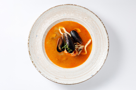 Том-ям с морепродуктами