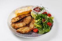 Филе карпа с полентой