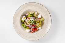 Зеленый микс с овощами и фетой