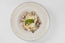 Спагетти с курицей и грибами