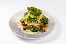 Куриная грудка с овощным миксом в соусе демигляс