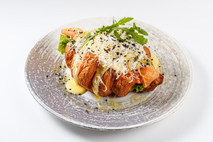 Круасан с лососем