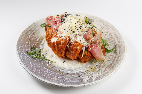 Круасан с прошутто